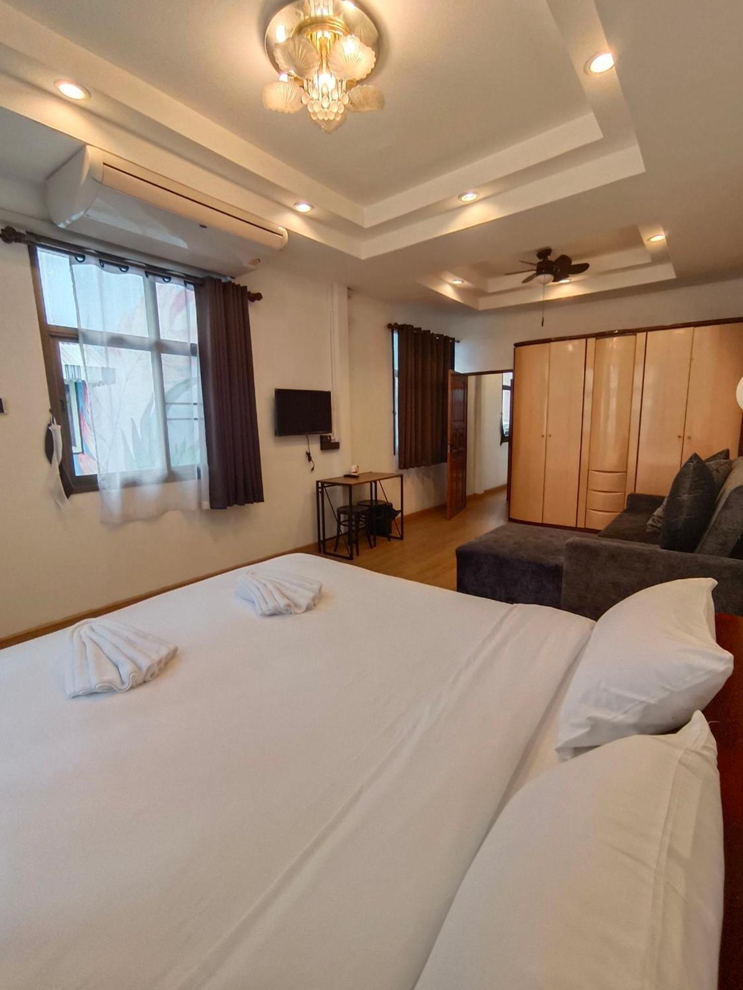 Penthouse Lamoon Hotel Bangkok Exterior photo